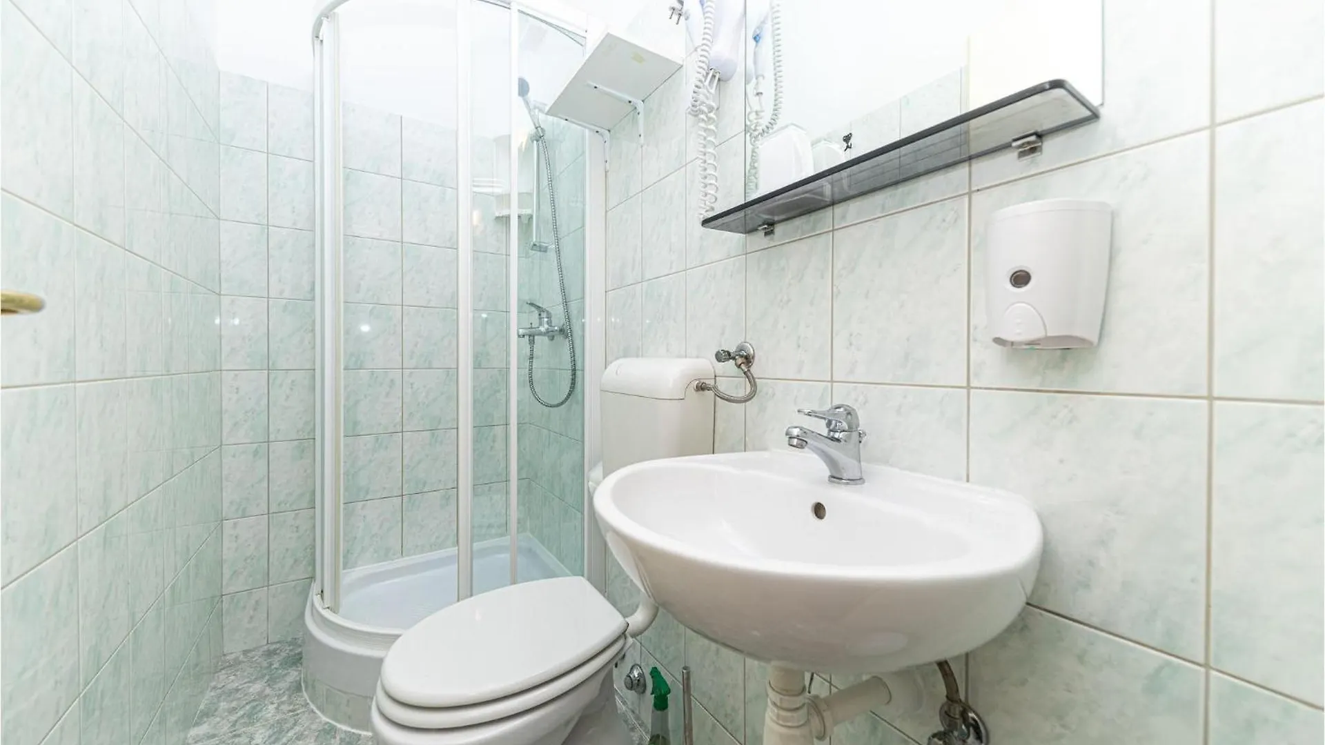 Cozy Apartment In Kastel Stafilic Kastela